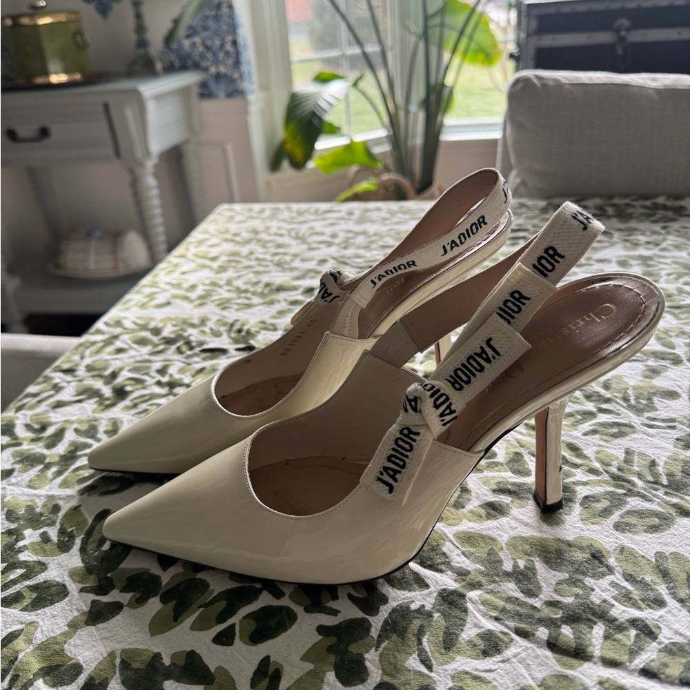 Dior J'Adior Patent Cream Slingback Heels - Picture 6 of 12